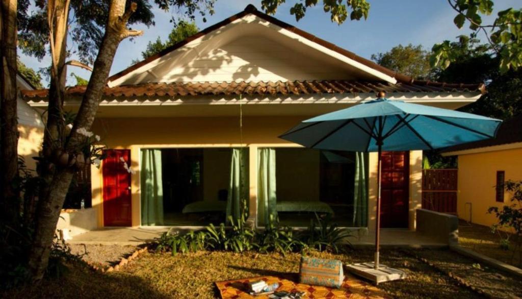 Villa De Mama Rawai Rom bilde
